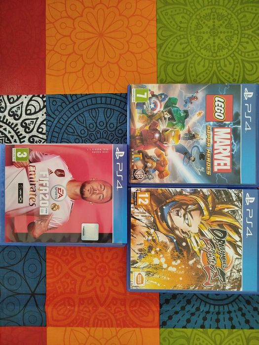Jogos PS4 praticamente novos. 9€ cada jogo.
