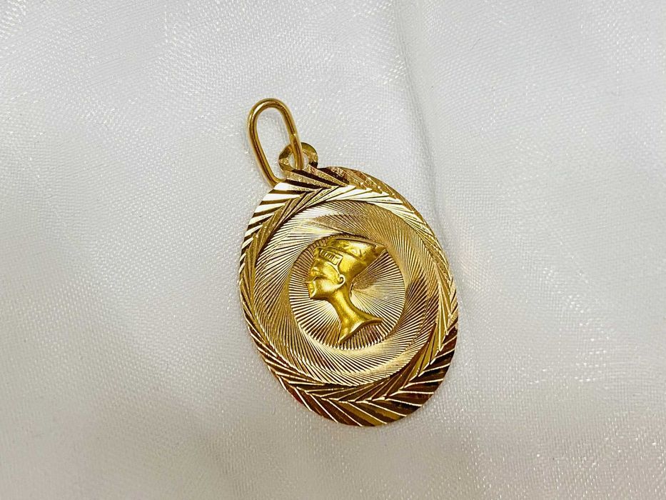 Złota zawieszka na łańcuszek| 585| 3,23g | Nefretete| Używane |