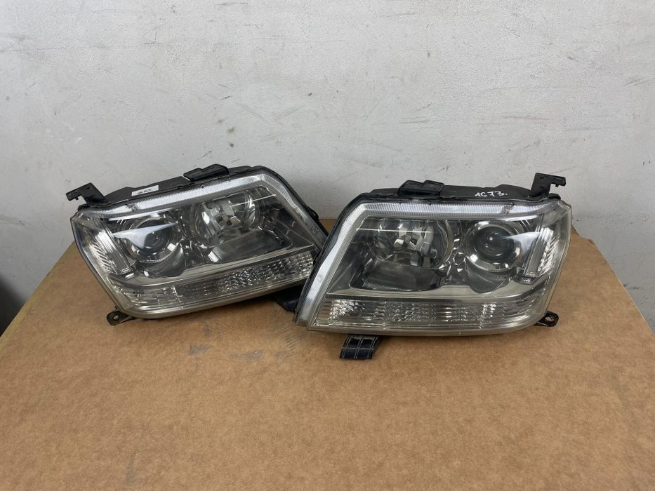 Lampy przód Suzuki Grand Vitara II 05- lampa prawa lewa