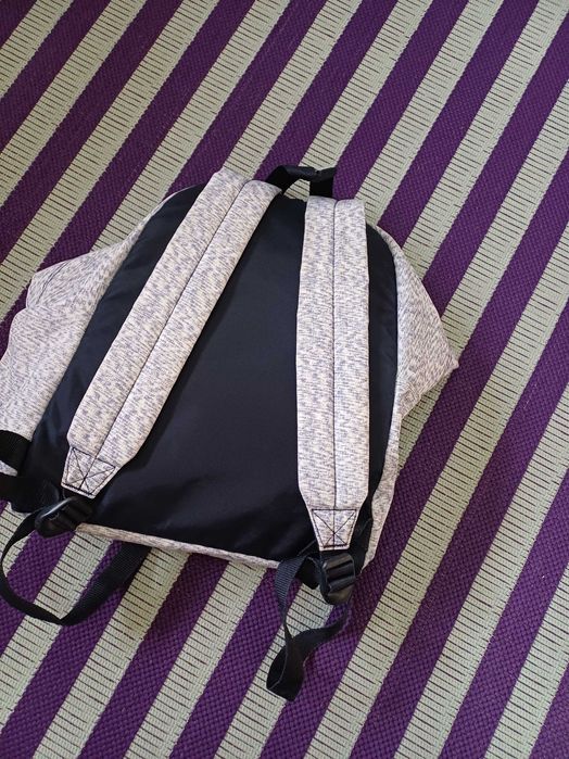 Mochila EASTPAK azul 24 litros almofadada