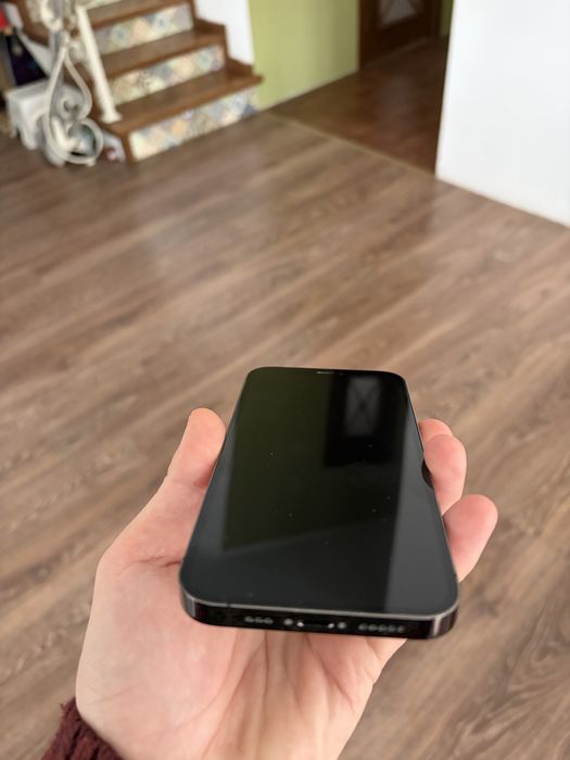 Продам айфон 12 про