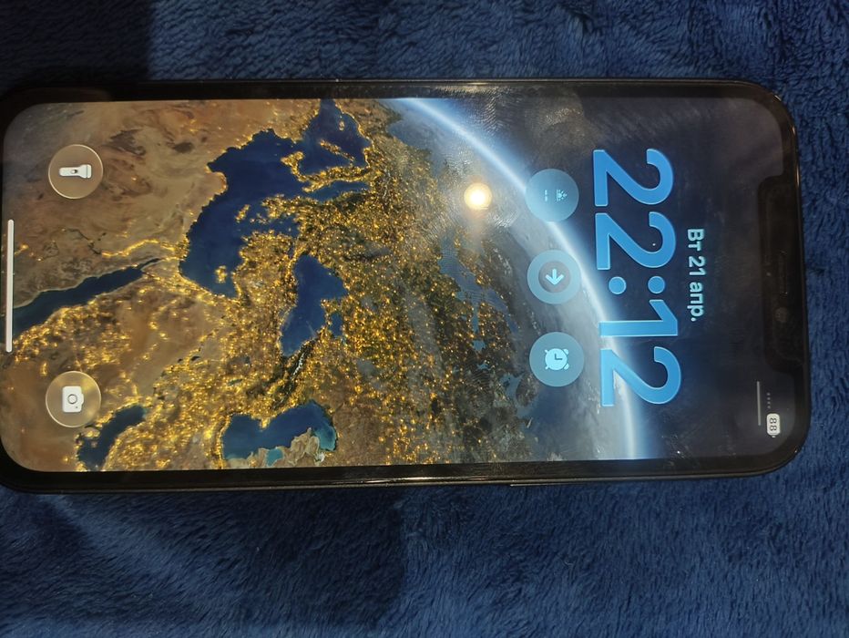 Обменяю айфон 12