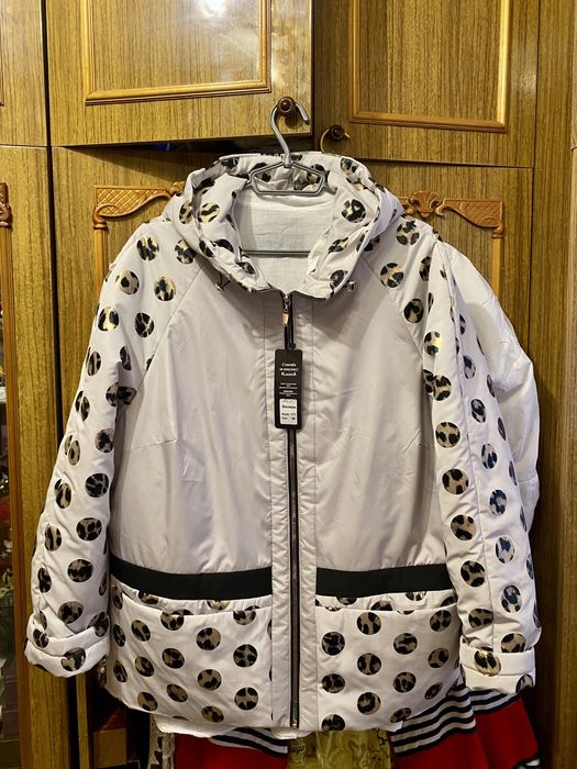 Модные женские.  курточки новая 58-й размер