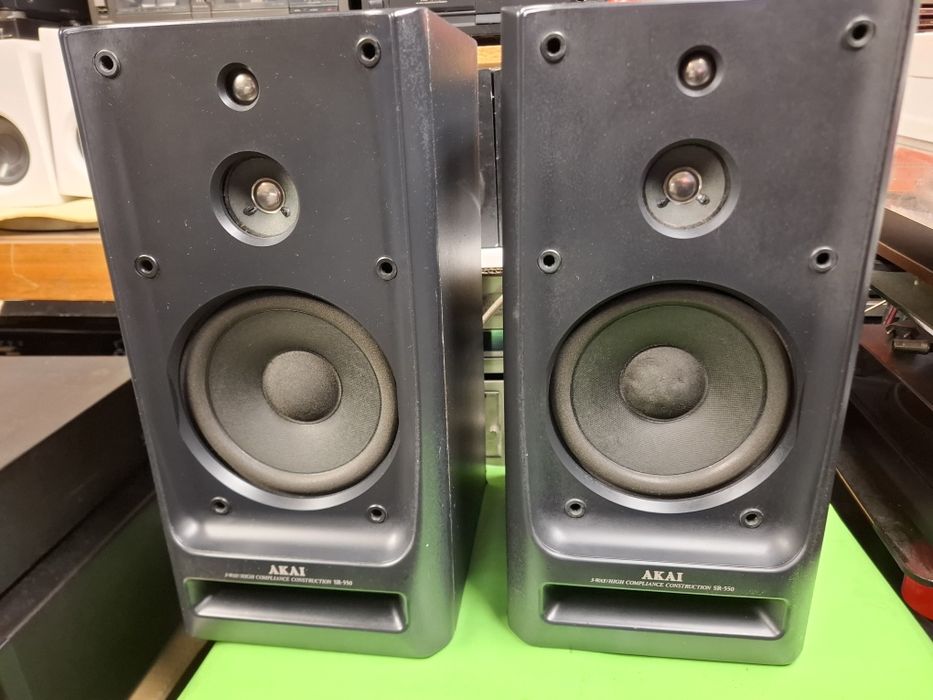 Kolumny Akai SR-550