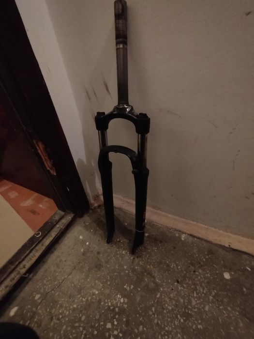 Велосипедна вилка сантур на 29 колеса