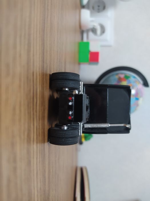 Продам іграшку фуру чорну