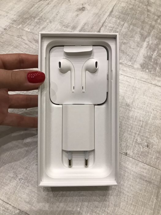 Навушники Apple EarPods with Lightning Connector