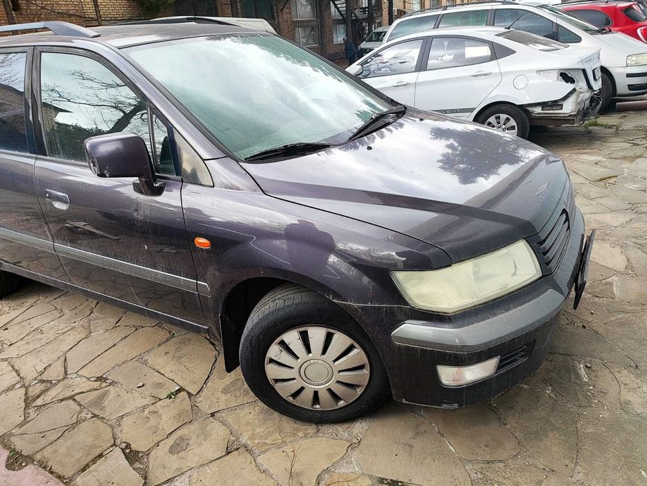 Mitsubishi space wagon