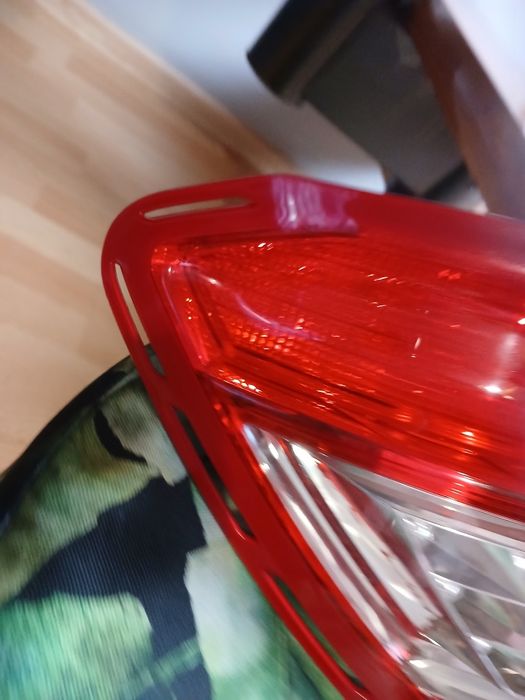 Lampa tylna lewa mercedes w 204