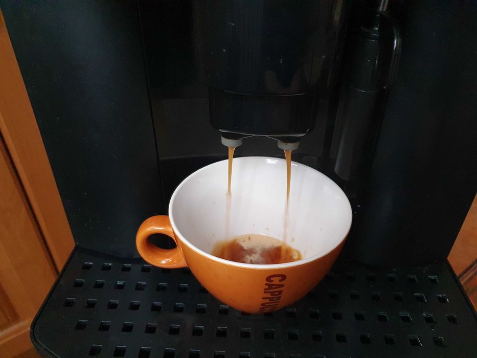 Ekspres ciśnieniowy do kawy DeLonghi caffe corso