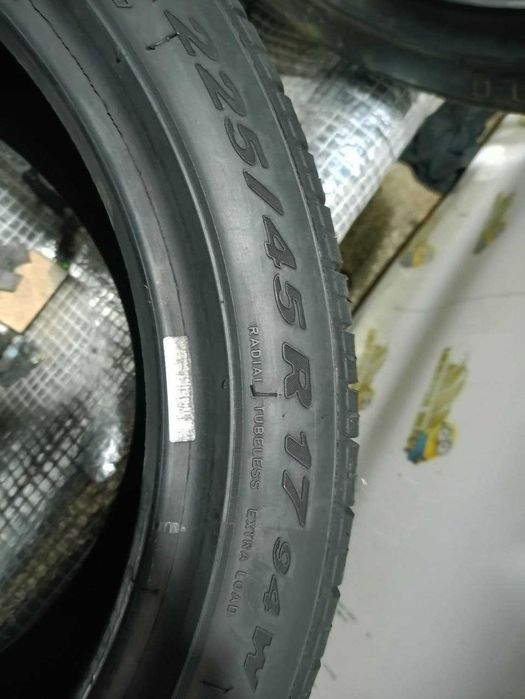 *Шини Pirelli 225/45R17. 2шт. Літо 2022р (0749)