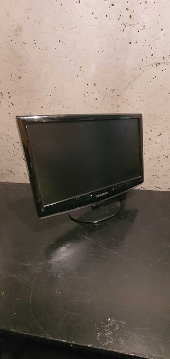 Komputer LENOVO DELL HP oraz Monitor