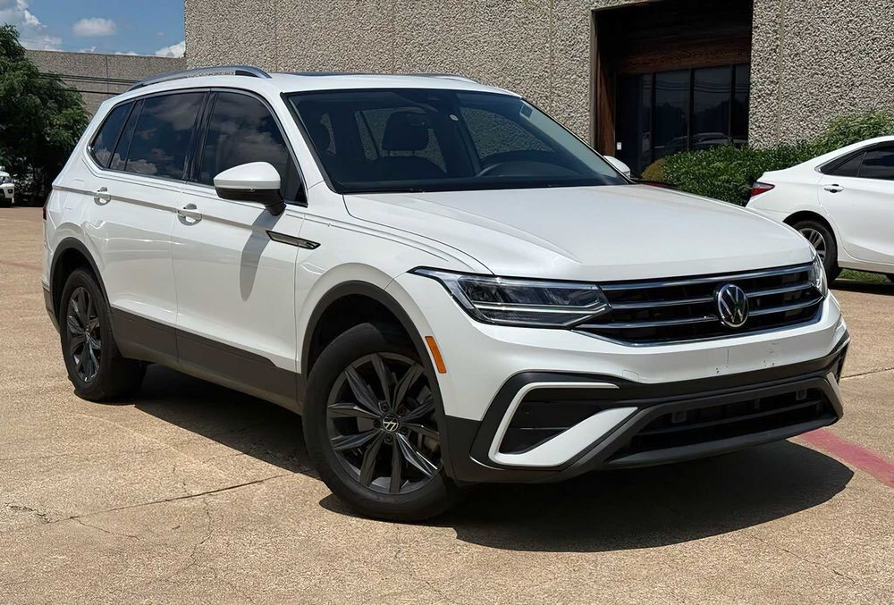 Volkswagen Tiguan SE      2023