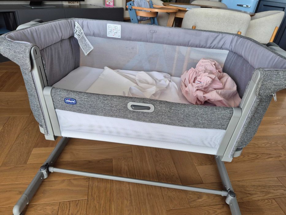 Chicco Next2Me Magic Evo – łóżeczko dostawne | podkład i prześcieradło