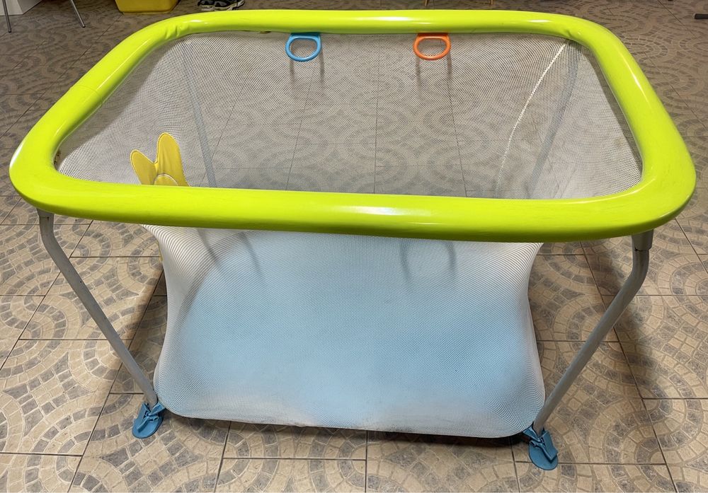 Parque infantil em bom estado