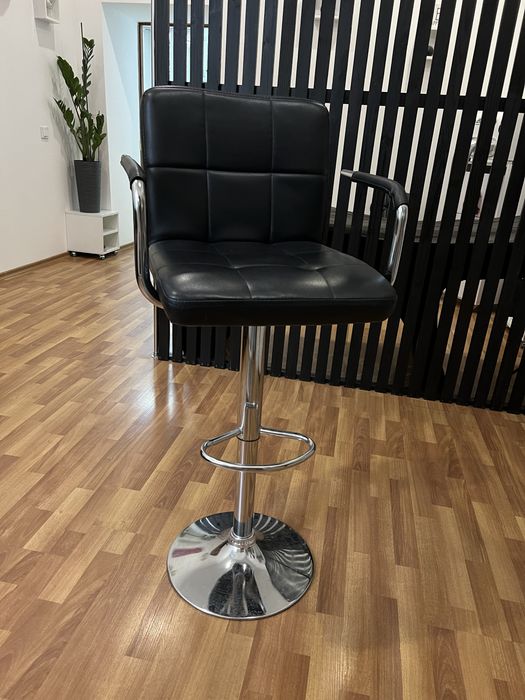 Продам стілець для візажиста