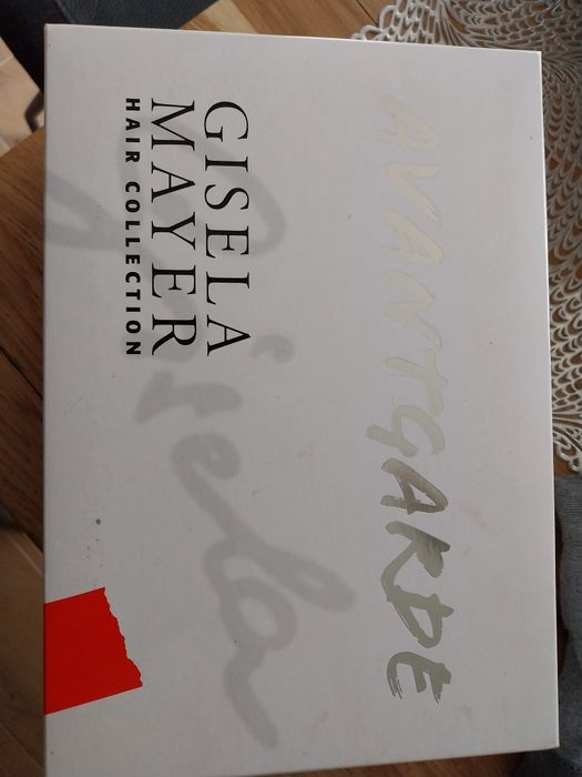 Peruka syntetyczna