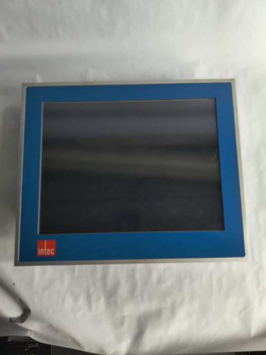 przemysłowy panel PC firmy Beckhoff, dokładnie model CP6202-1049-0050