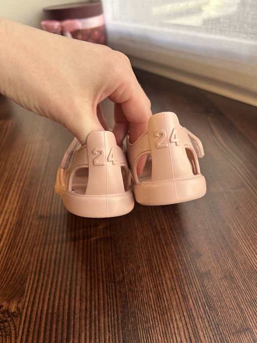 Сандалі Igor Tobby