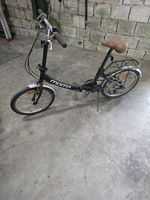 Três bicicletas para desocupar