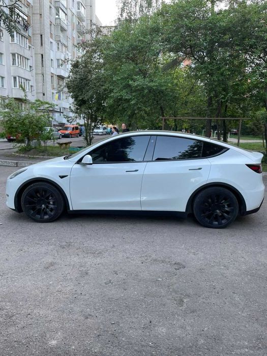 Tesla model Y 2022 Long Range 500 km