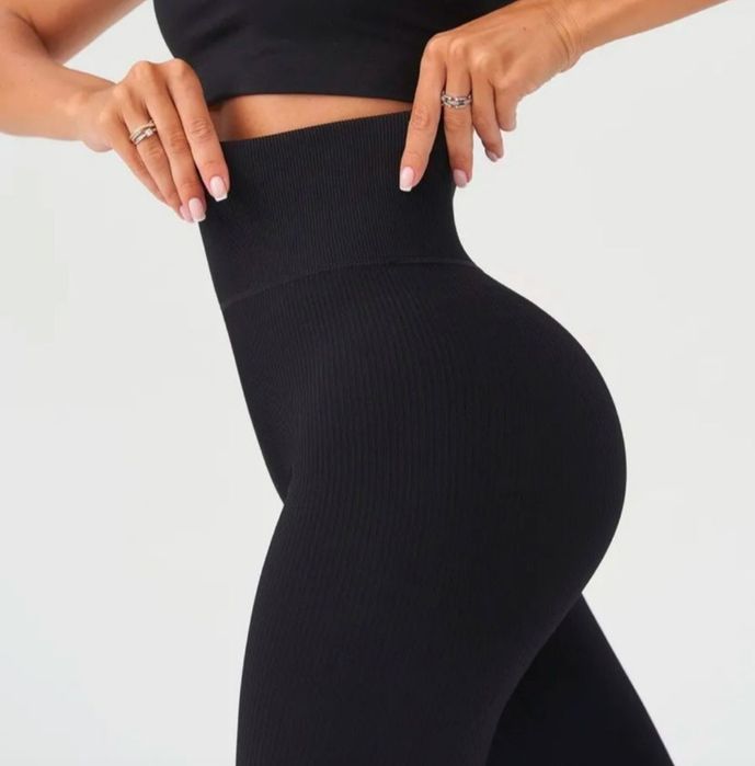 Трендові лосини в рубчик