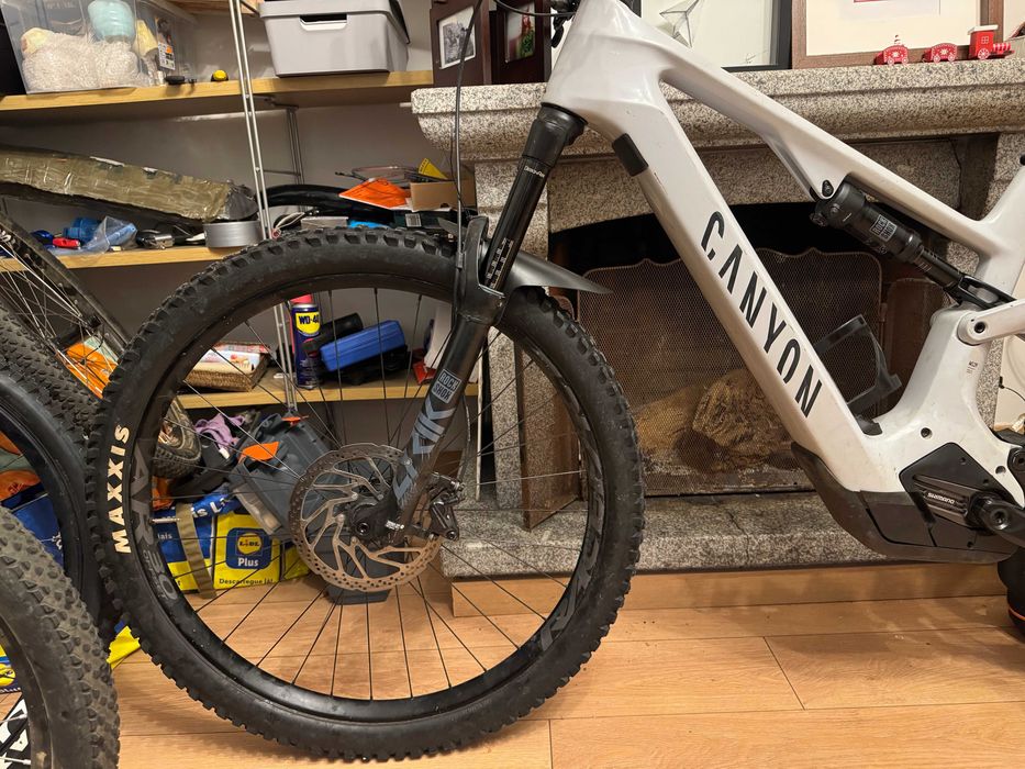 Canyon Spectral:ON CF 7 L - E-MTB Carbono 720Wh