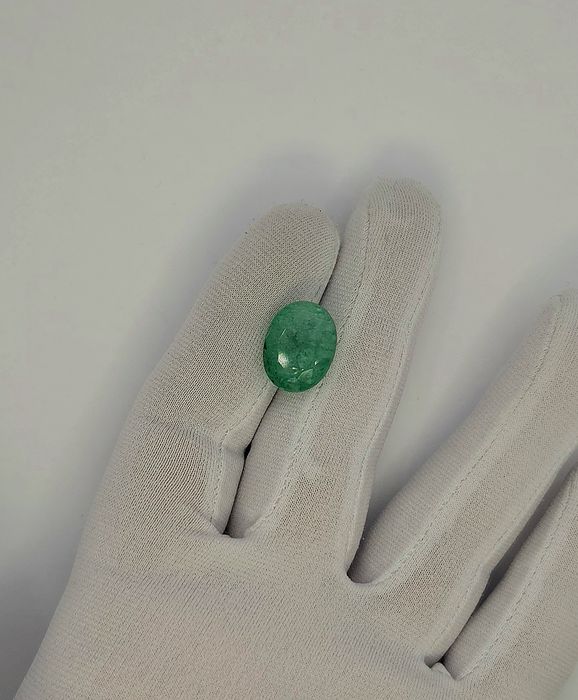 Натуральный изумруд 10 ct.