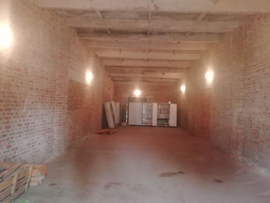 Склад з рампою 235м2