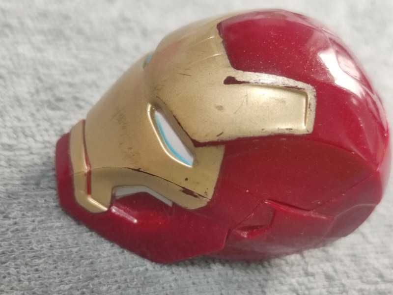 breloczek/figurka głową Iron Man