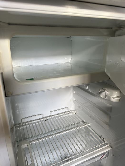 Холодильник малий 80 см