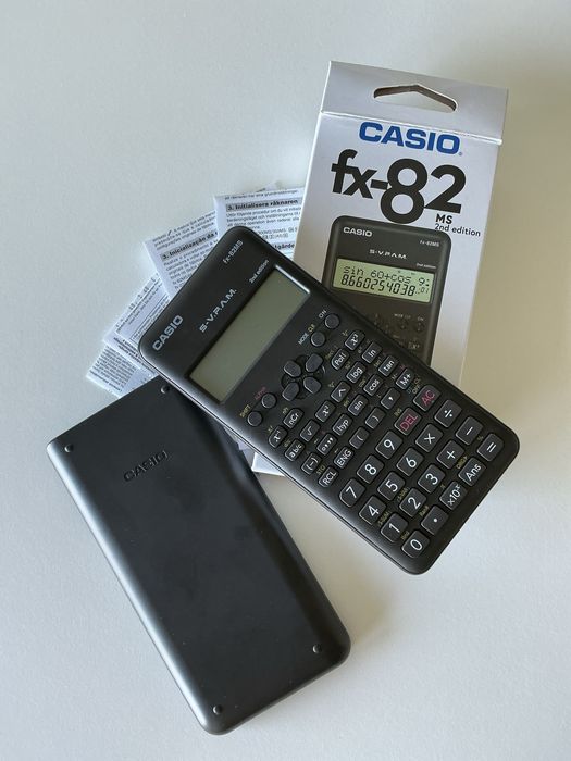 Calculadora Científica Casio FX-82MS