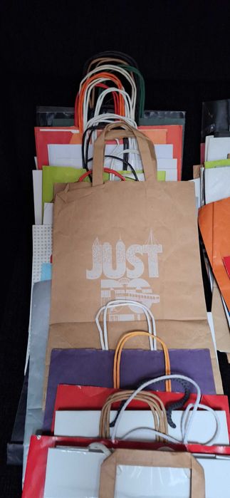 Vendo coleção de 150 sacos de papel de várias lojas, todos diferentes.