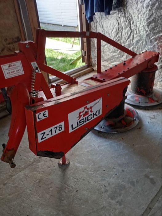 В ціну входить трактор Kubota GL-19, плуг, косарка та фриза