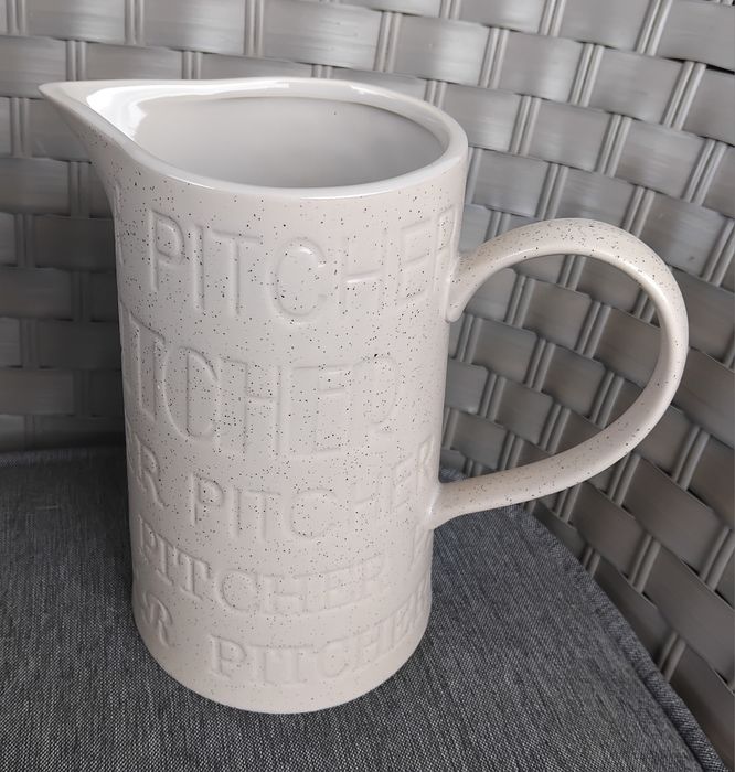 Wyprzedaż Nowy dzbanek mlecznik ceramiczny