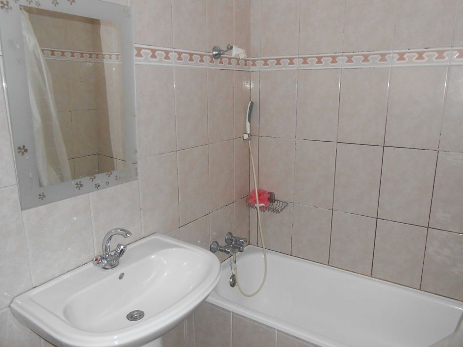 ALUGUER DE QUARTOS no Monte da Caparica junto à Egas Moniz