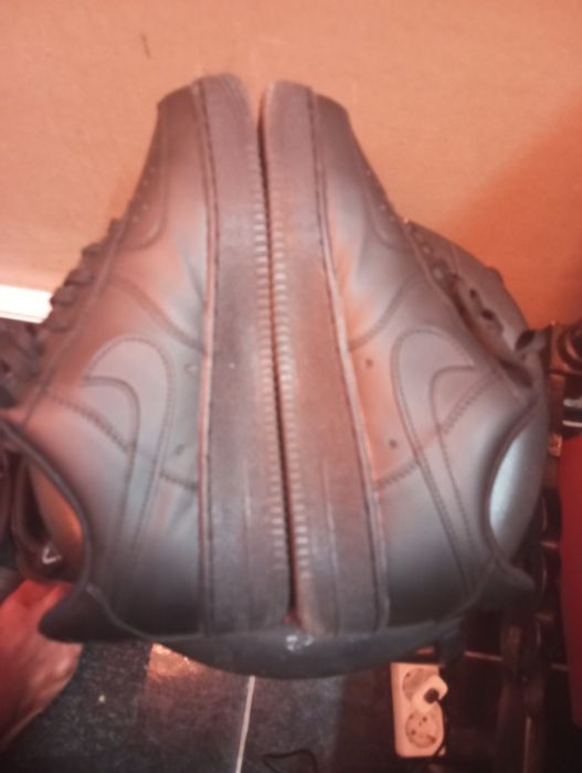 Sapatilhas Nike Air force] Preto - Tamanho [42] - estão novo"