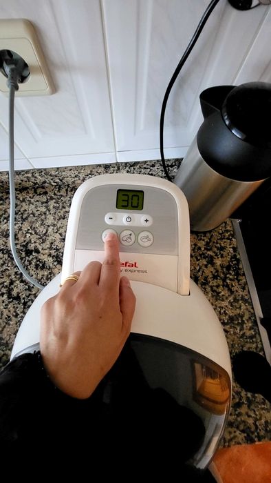 Air fryer tefal pouco usada