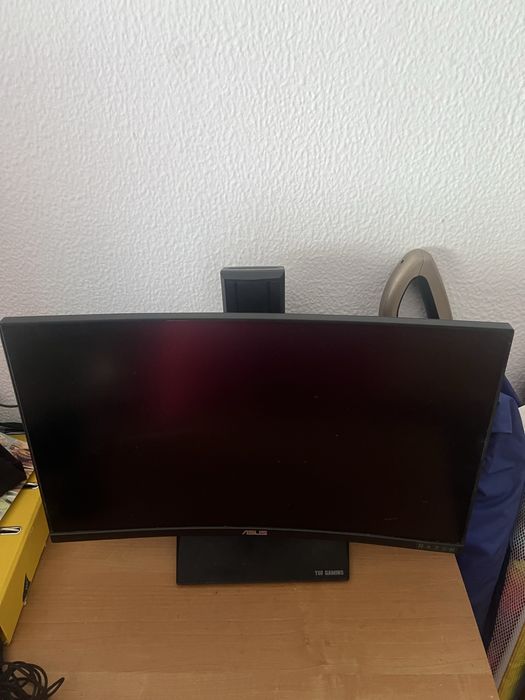 Monitor Asus Tuf Gaming Curvo 144hz