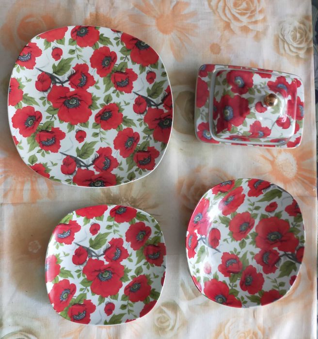 Новый Набор посуды  Маки (маслёнка, тарелки, чайник). Кувшин