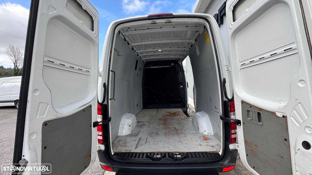 Aluguer de Carrinha Mercedes Sprinter 17m³ - Desde 95€