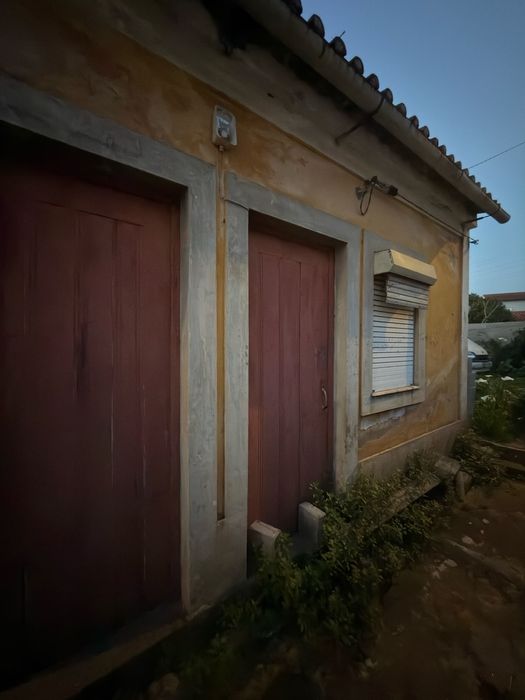 Moradia para recuperar com 650m2 de terreno