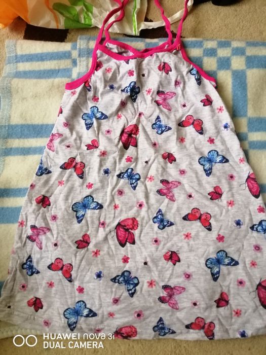 Літні сукні на короткий рукав