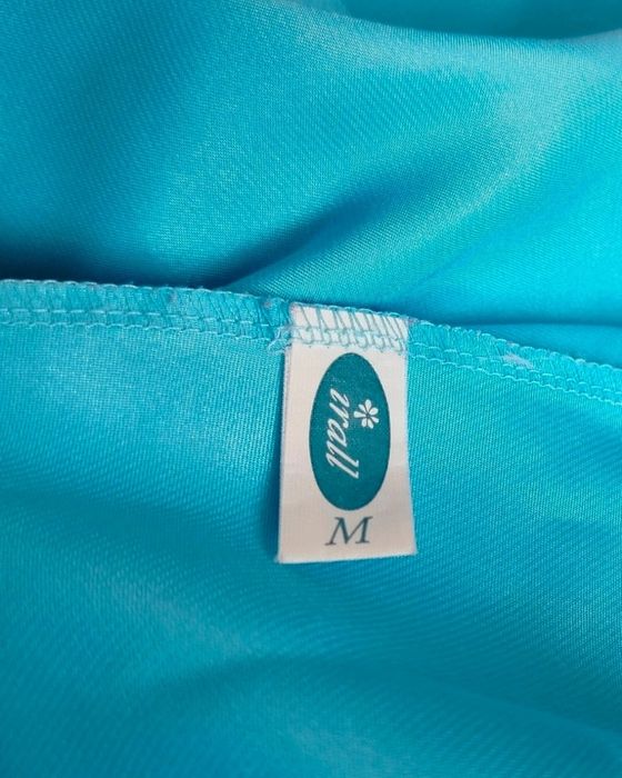 Satynowa koszula nocna damska z perłowym połyskiem – zmysłowa & elegan