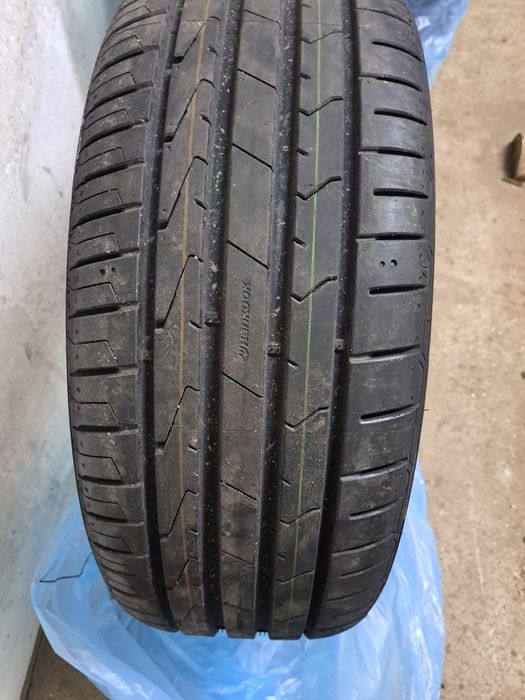 Nowe opony letnie 215/45 R18.