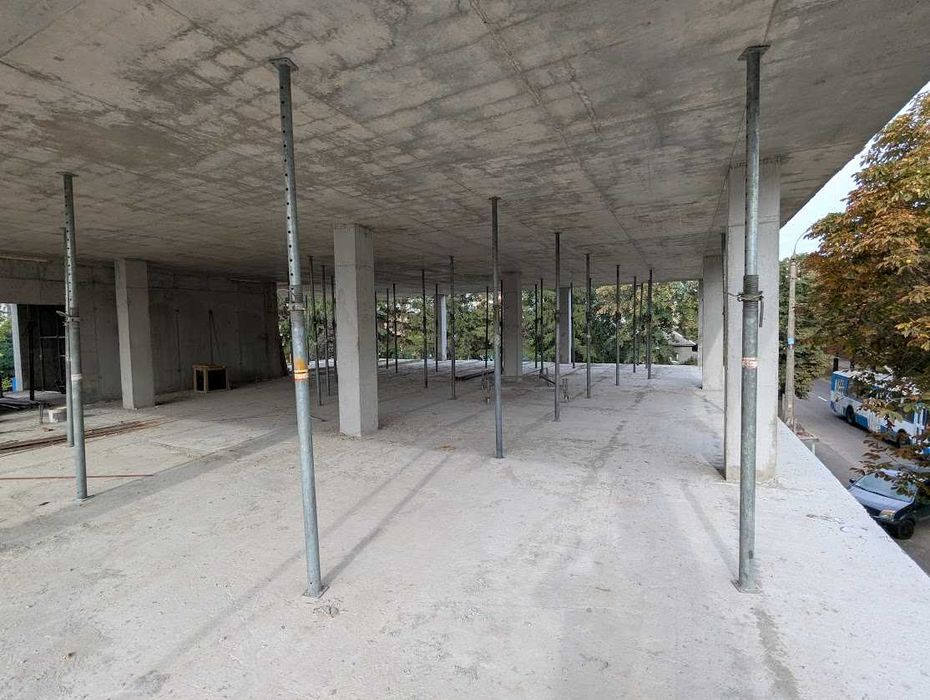 Продамо 2 поверх БЦ на бульварі Шевченка 178