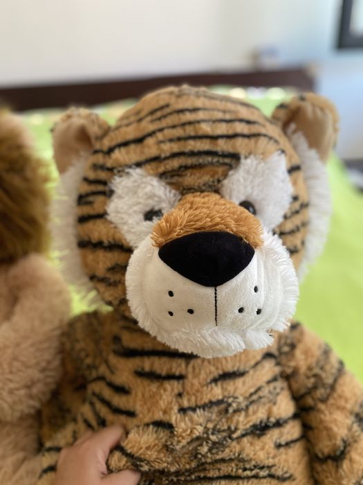 Bonecos de Peluche leao e tigre