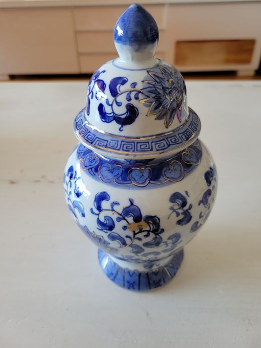 Pote e jarra de cerâmica