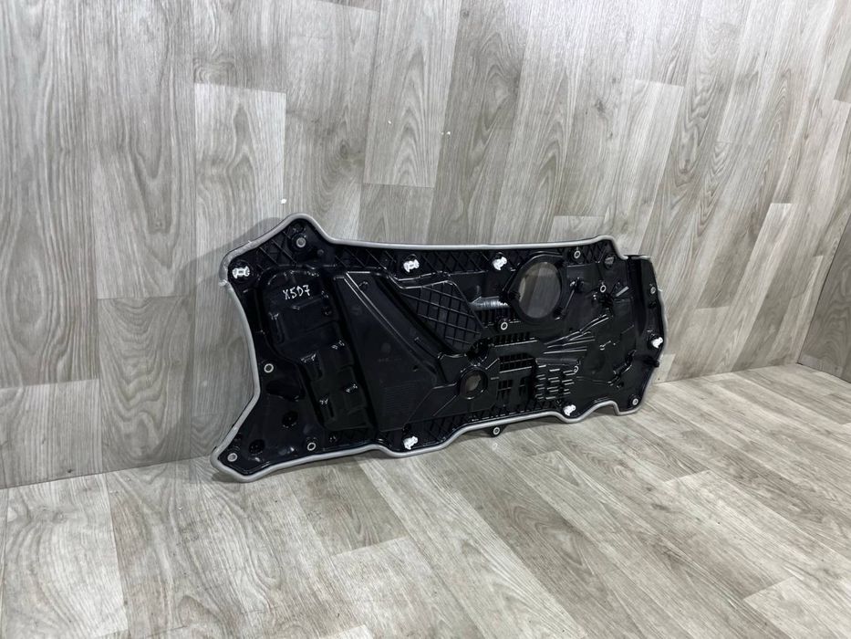 Дверь передняя правая BMW 8 G14 G15 / 2018 - 2024 г. \ Кронштейн двери