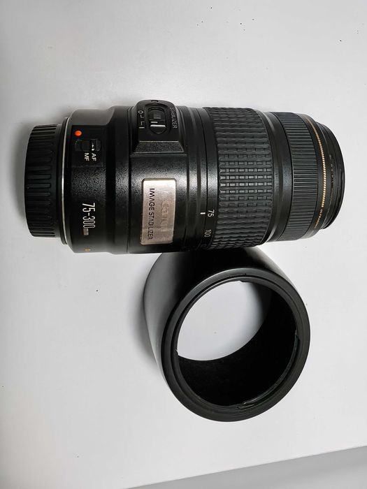 Об'єктив Canon EF 75-300mm f/4.0-5.6